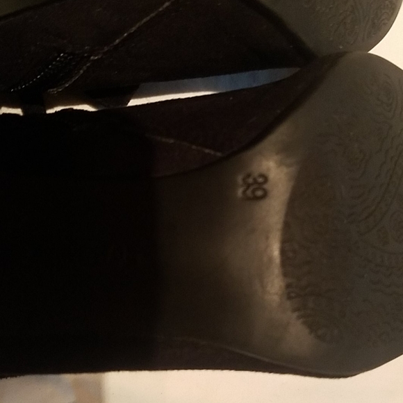 Black suede ankle boots with a 3.5 inch heel - Picture 5 of 5